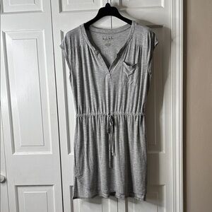 Nicole Miller Light Heather Gray Logo tee Dress sz M